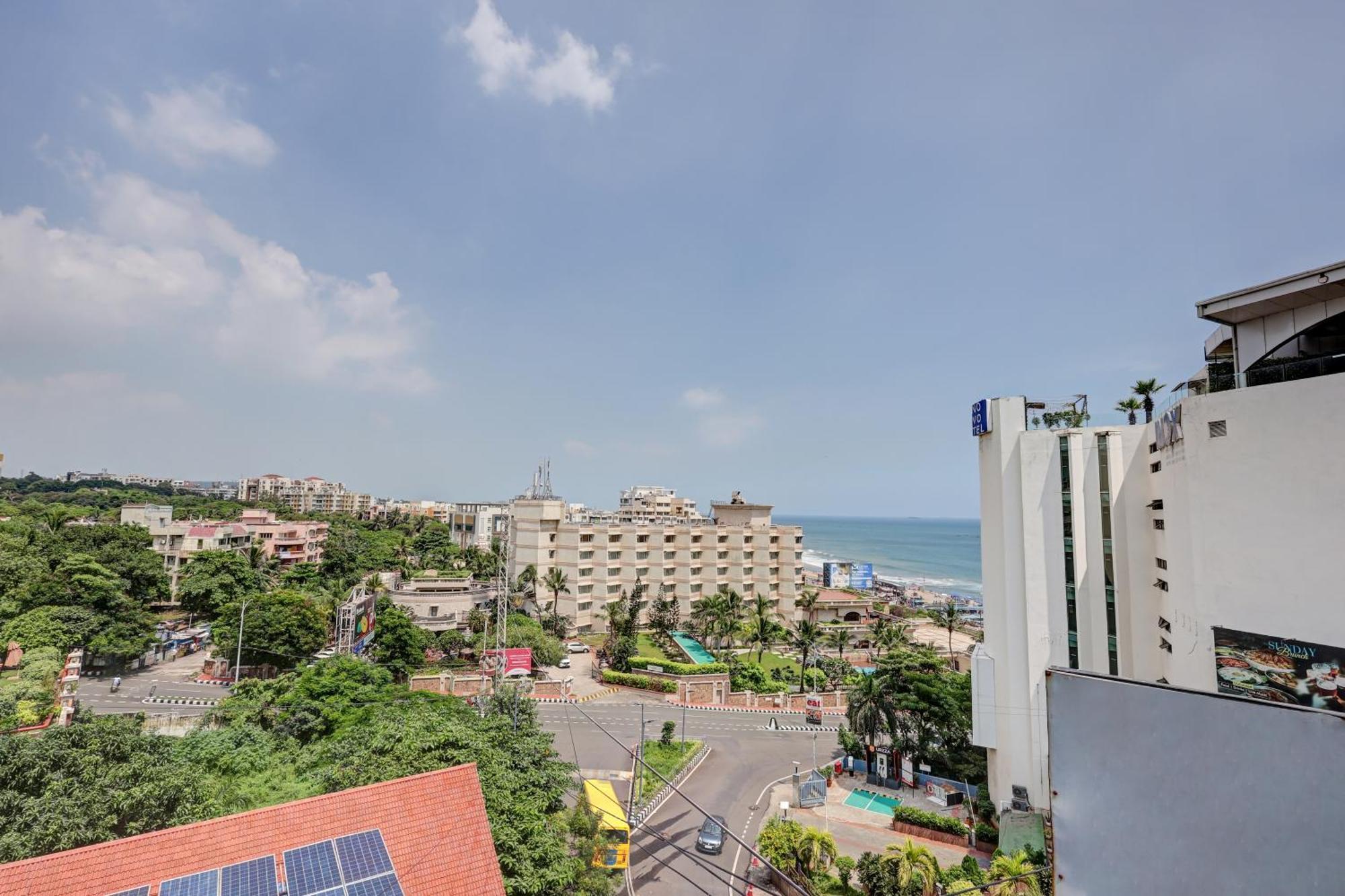 Treebo Blak & Wite Rk Beach Visakhapatnam Exterior foto